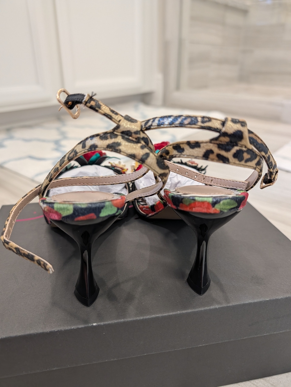 Betsey Johnson Fergie Black Rose Multi Ankle-Strap Sandals - Red Floral. 8.5 NWT - Picture 4 of 5